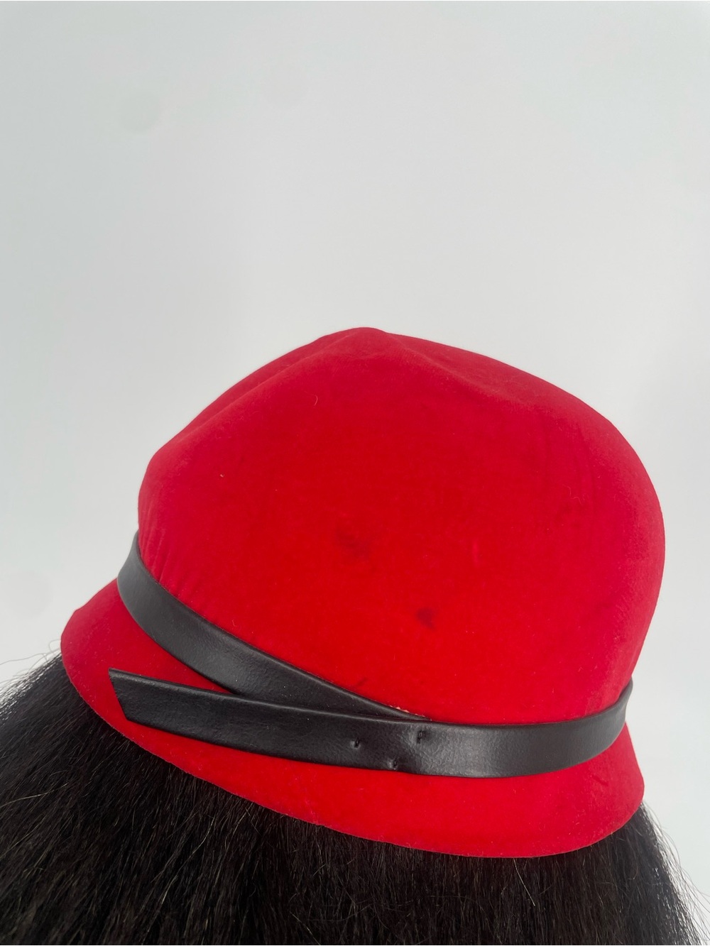 60s Mr. John Juniorette Red Riding Hat W Black Contrasting Trim & Chin Strap - Picture 6 of 11